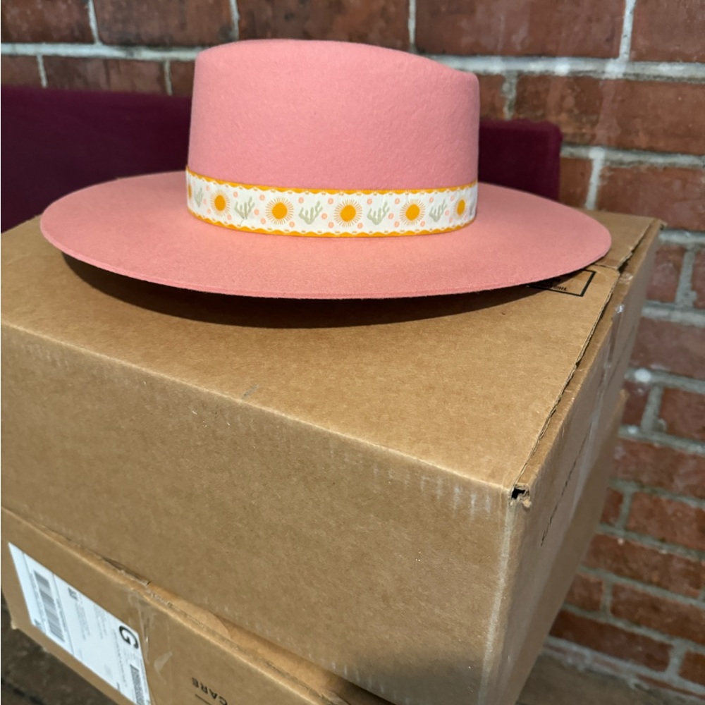GIGI PIP Dakota Dae wool fedora. Pink.